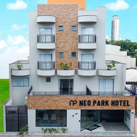 Neo Park Hotel Maringá Buitenkant foto